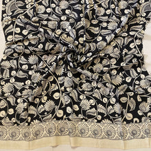 Load image into Gallery viewer, Chenoori Silk Pen Kalamkari - Off white &amp; Black
